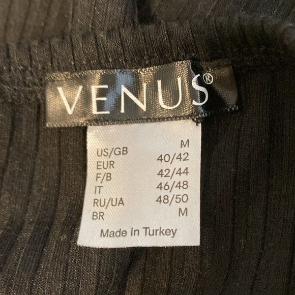 Venus brand black ribbed halter top size medium - Picture 3 of 4